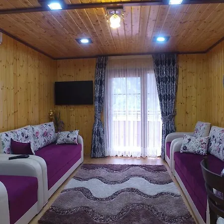 Ada Hotel *